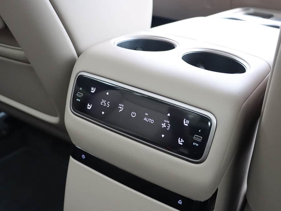 Li i8 2025 изображение автомобиля #17