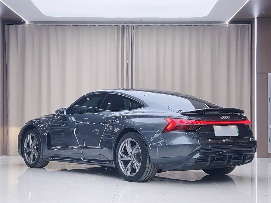 Audi e-tron GT 2024 car image #17