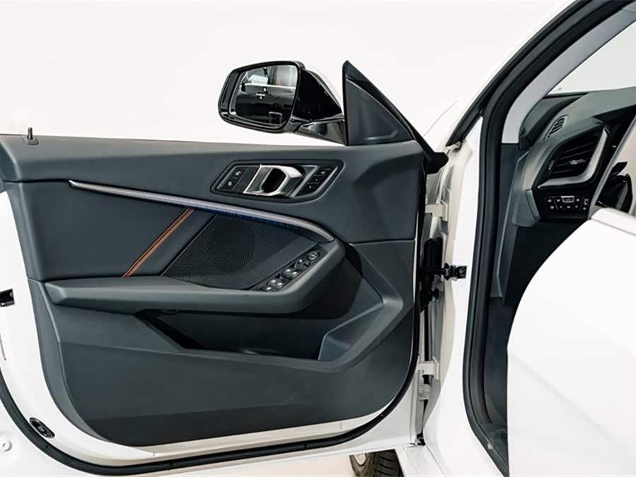 BMW 2 Series (Imported) 2024 #17 BMW 2 Series (Imported) 2024 car image #17