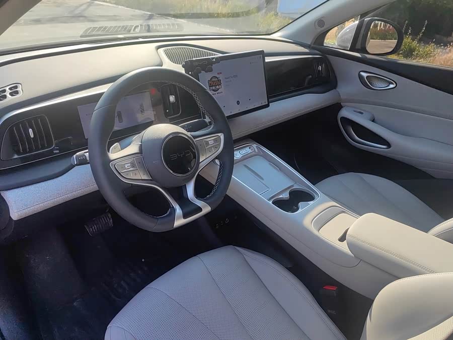 BYD Sea Lion 05 EV 2025 car image #17