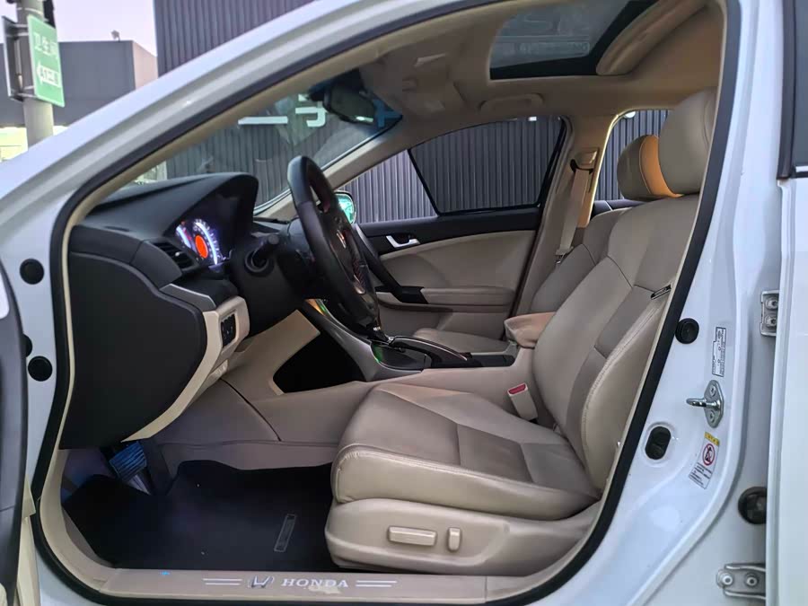 Honda Spirior 2014 صورة سيارة #17