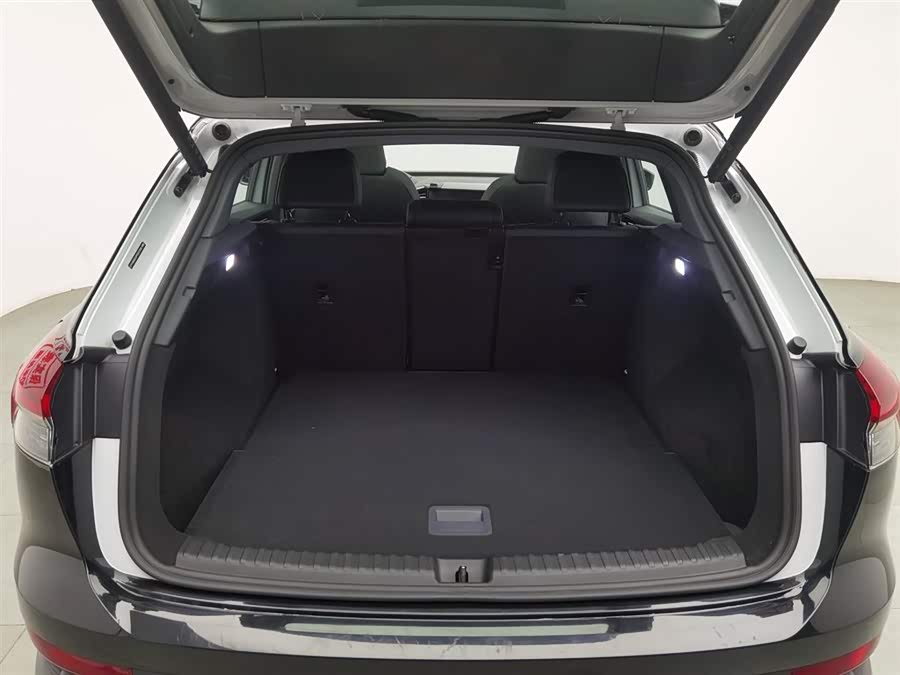 Audi Q4 e-tron 2023 صورة سيارة #17