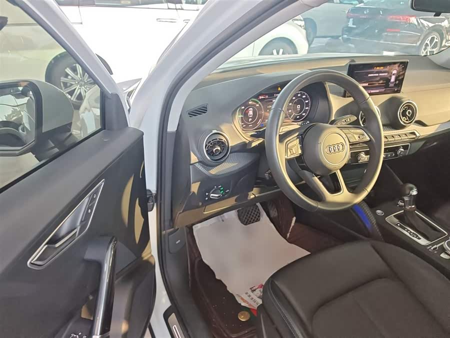 Audi Q2L e-tron 2021 #17 Audi Q2L e-tron 2021 صورة سيارة #17