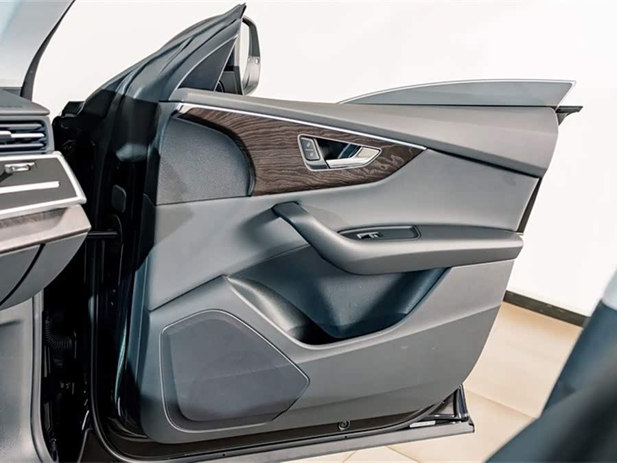 Audi Q8 2021 #17 Audi Q8 2021 car image #17