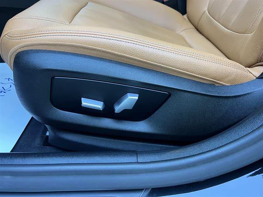 BMW 5 Series 2021 car image #17