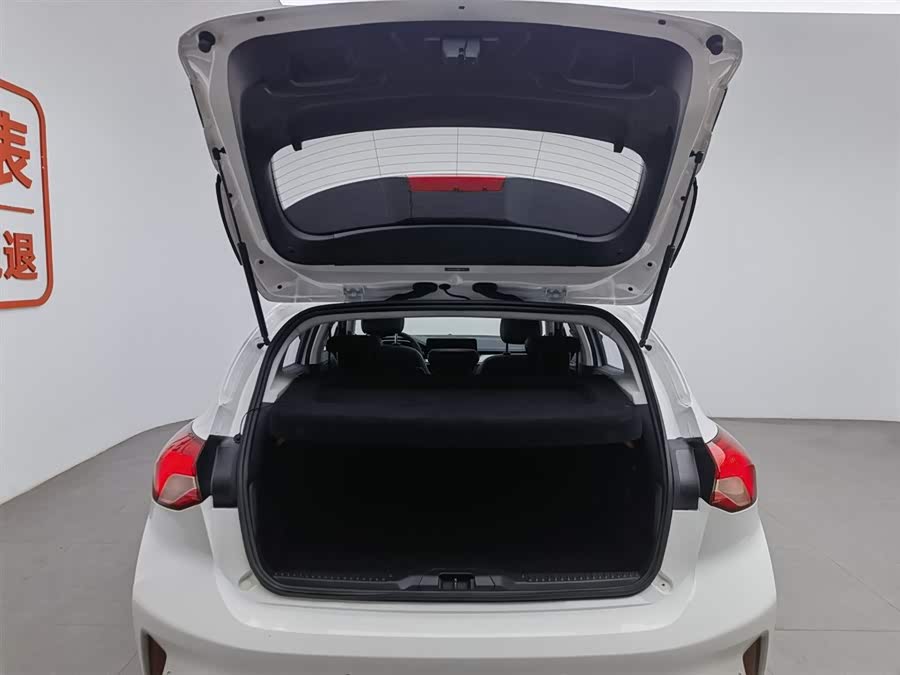 Ford Focus Active 2021 #17 Ford Focus Active 2021 car image #17