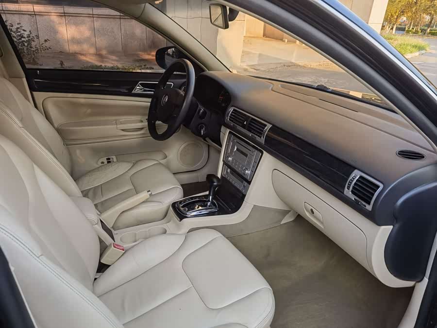 Volkswagen Passat Lingyu 2010 #17 Volkswagen Passat Lingyu 2010 car image #17