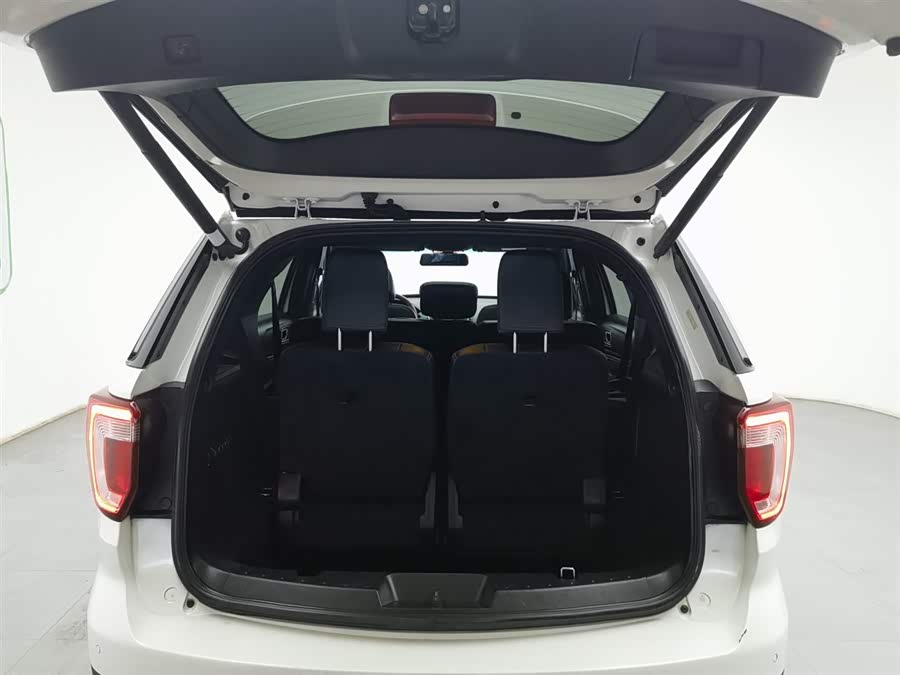 Ford Explorer (Imported) 2017 car image #17