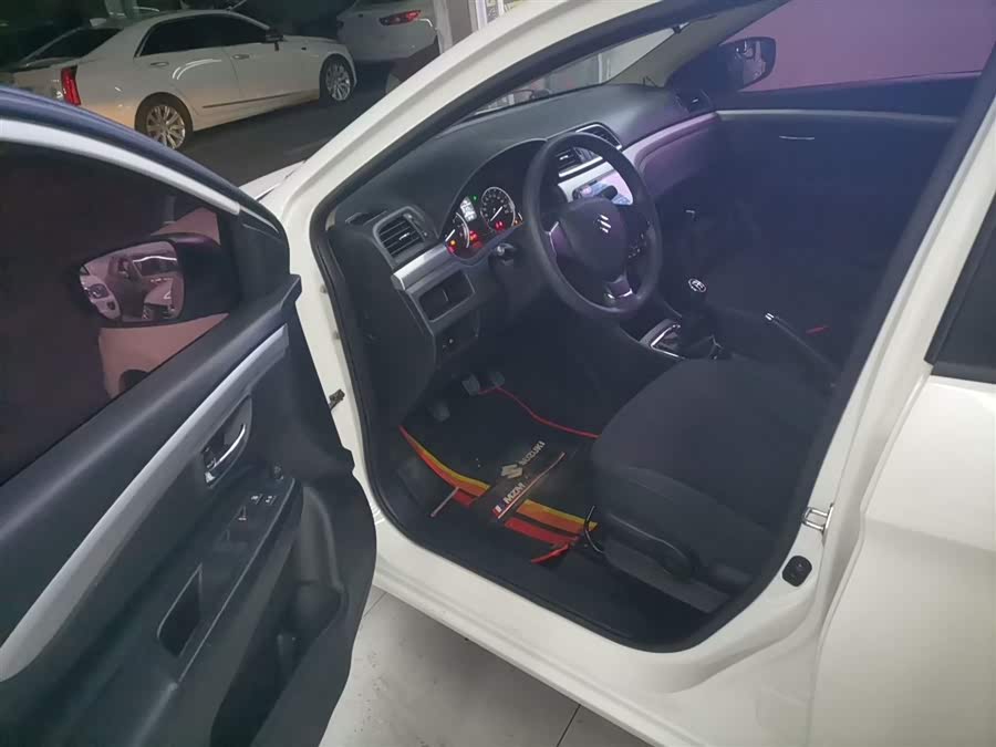 Suzuki Ciaz 2017 изображение автомобиля #17