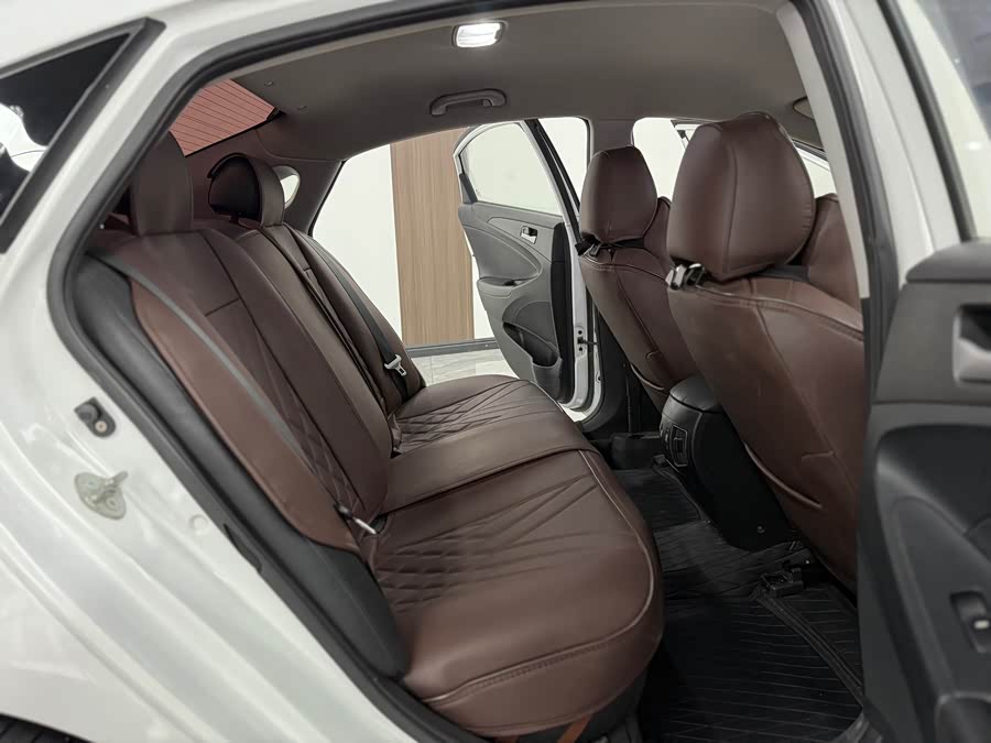 Hyundai Sonata 2016 car image #17