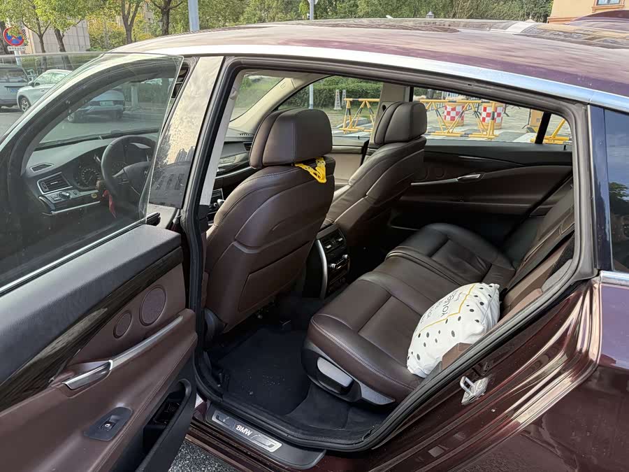 BMW 5 Series GT 2016 #17 BMW 5 Series GT 2016 immagine di auto #17