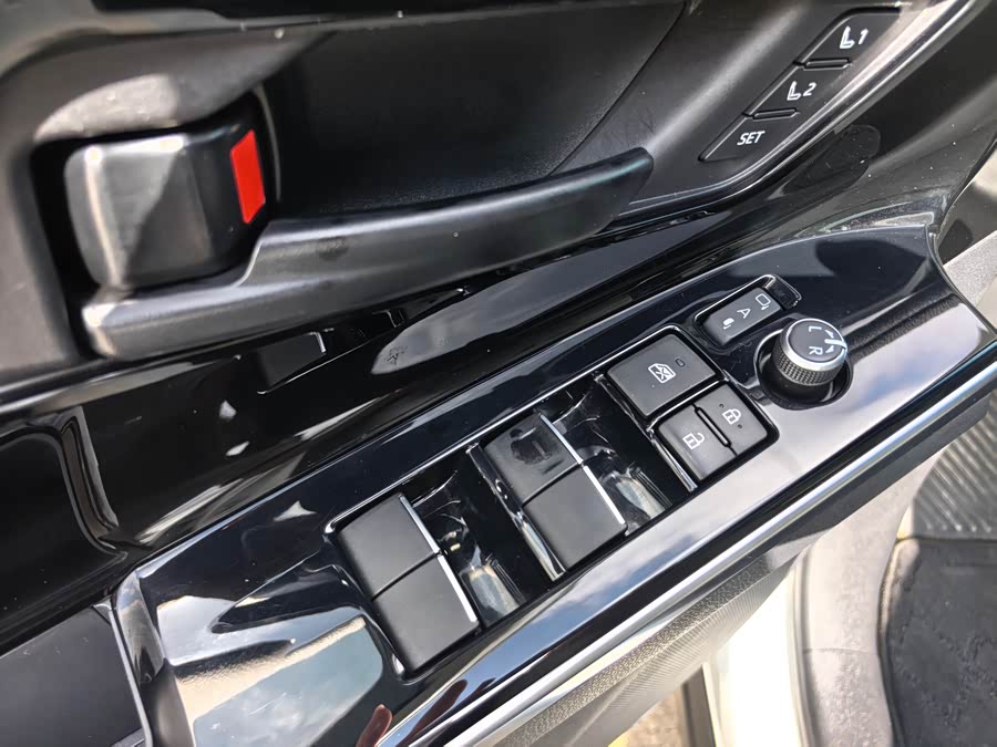 Toyota bZ4X 2022 immagine di auto #17