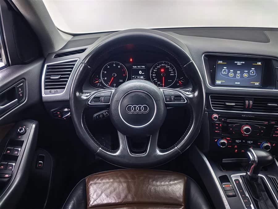 Audi Q5 2016 car image #17