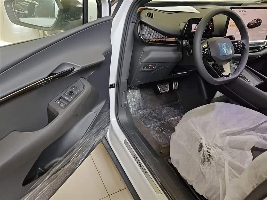 Volkswagen ID.UNYX 06 2025 image de voiture #17