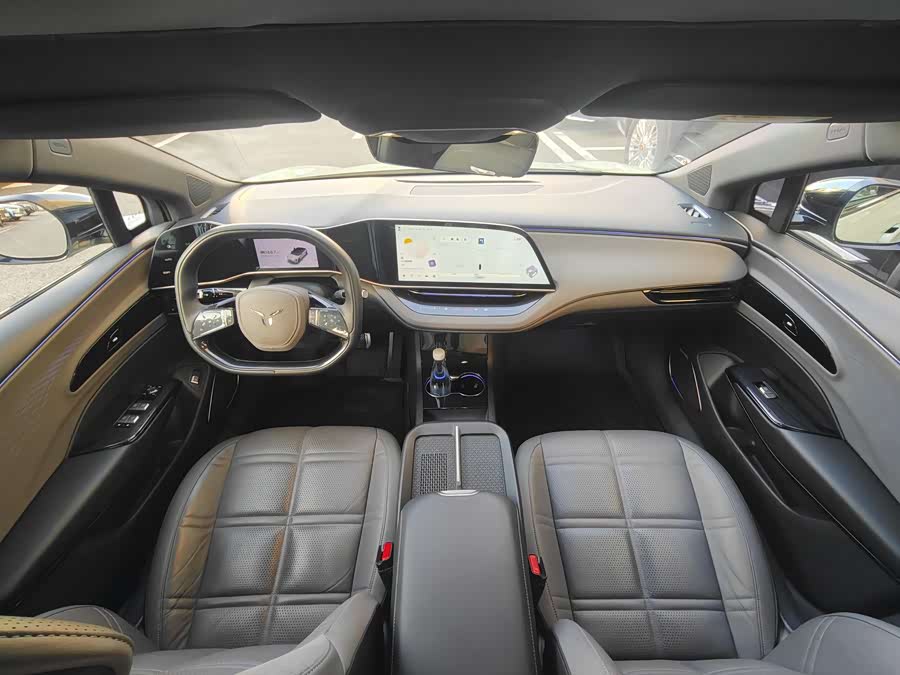 HongQi EH7 2024 #17 HongQi EH7 2024 car image #17