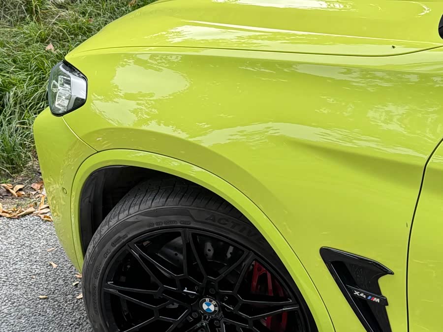 BMW X4 M 2022 car image #17