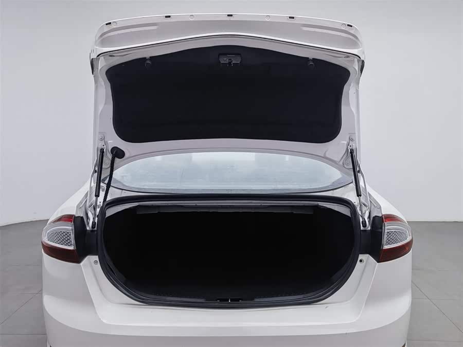 Ford Mondeo-Zhisheng 2013 car image #17