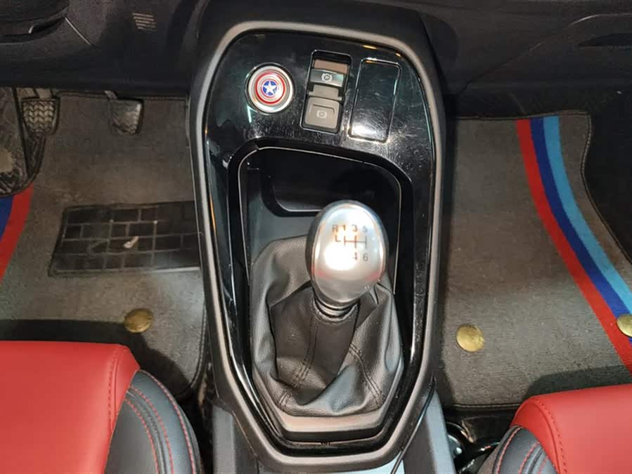 Haval H2s 2017 car image #17