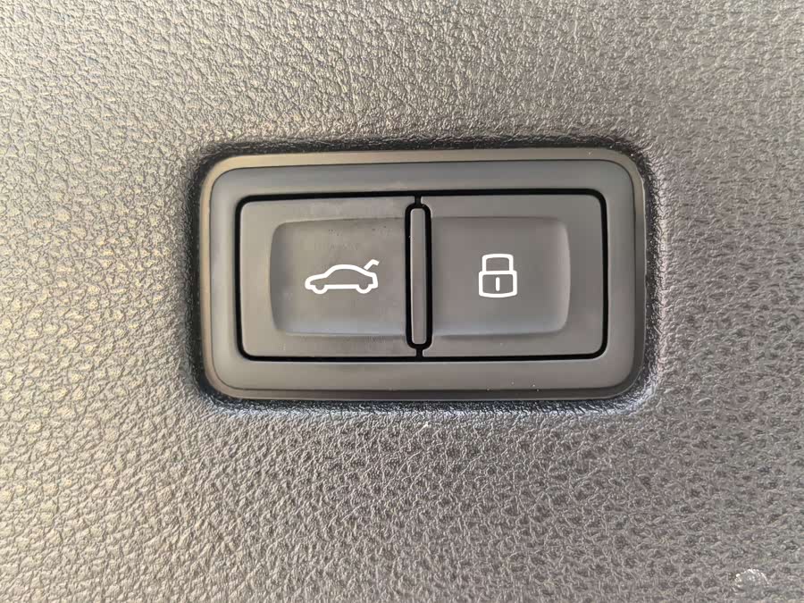 Audi Q8 2020 immagine di auto #17