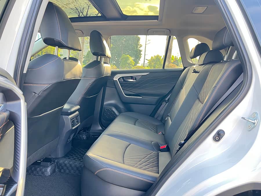 Toyota RAV4 2025 car image #17