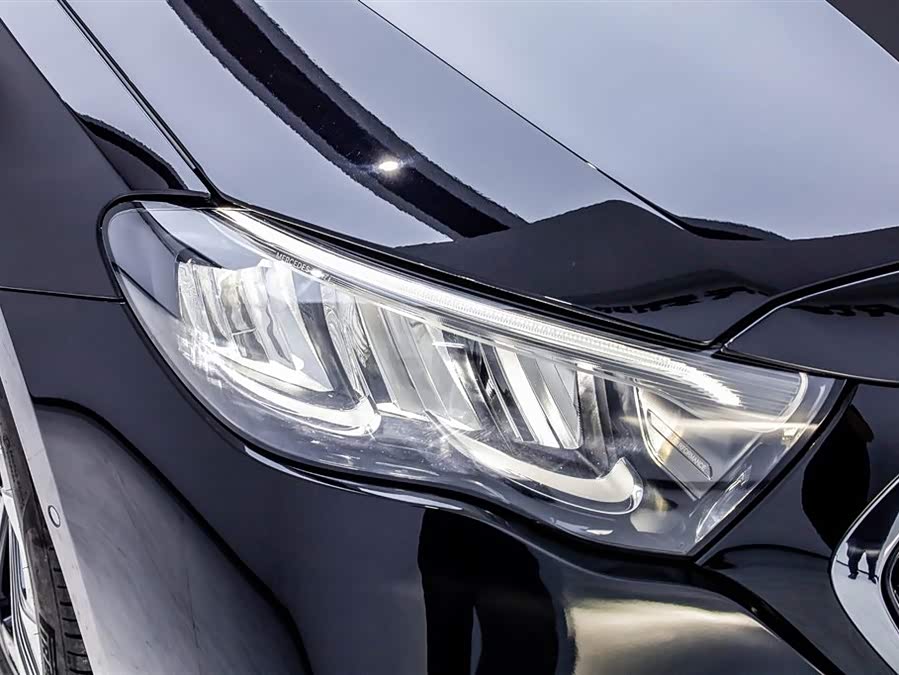 Mercedes-Benz E Class New Energy 2025 car image #17