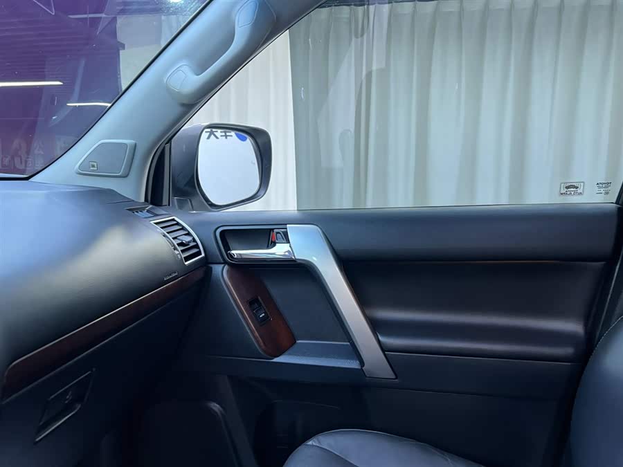 Toyota Land Cruiser Prado 2016 image de voiture #17