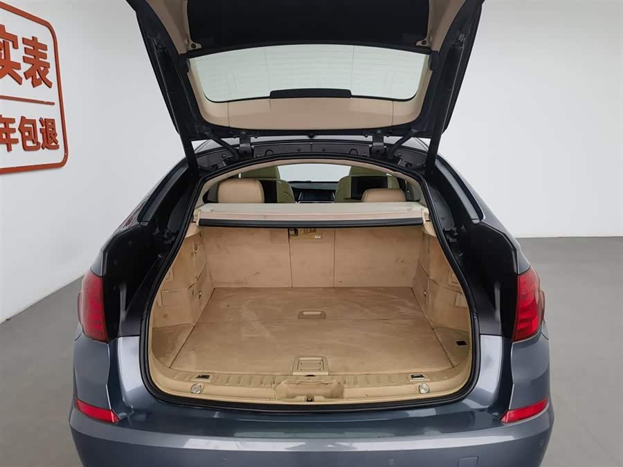 BMW 5 Series GT 2013 immagine di auto #17