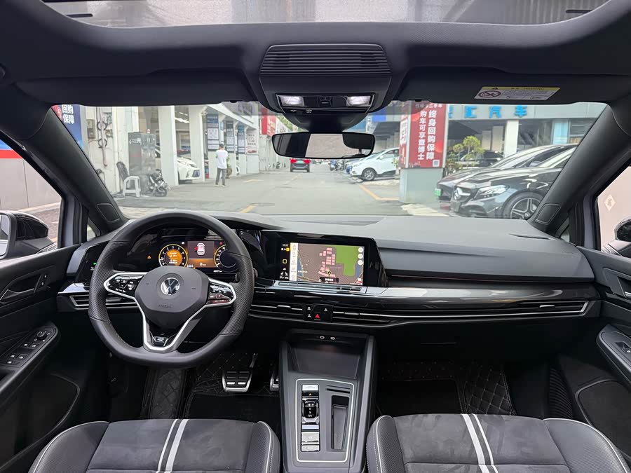 Volkswagen Golf 2022 car image #17