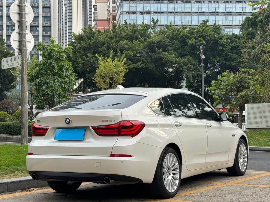 BMW 5 Series GT 2016 #17 BMW 5 Series GT 2016 immagine di auto #17