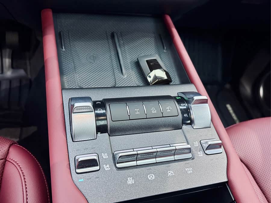 Tank 300 New Energy 2025 #17 Tank 300 New Energy 2025 car image #17