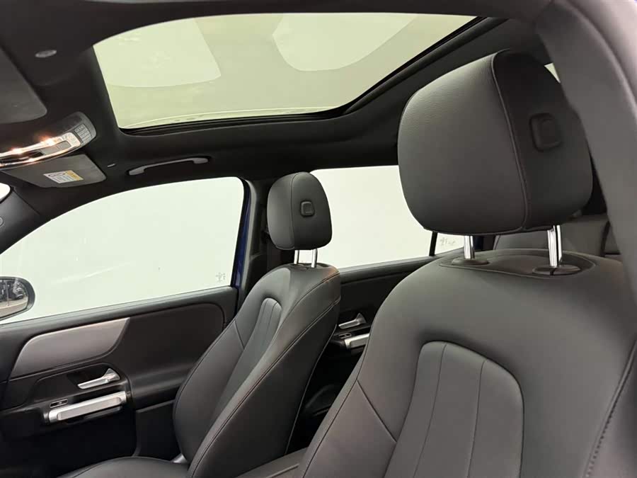 Mercedes-Benz GLB Class 2020 #17 Mercedes-Benz GLB Class 2020 car image #17