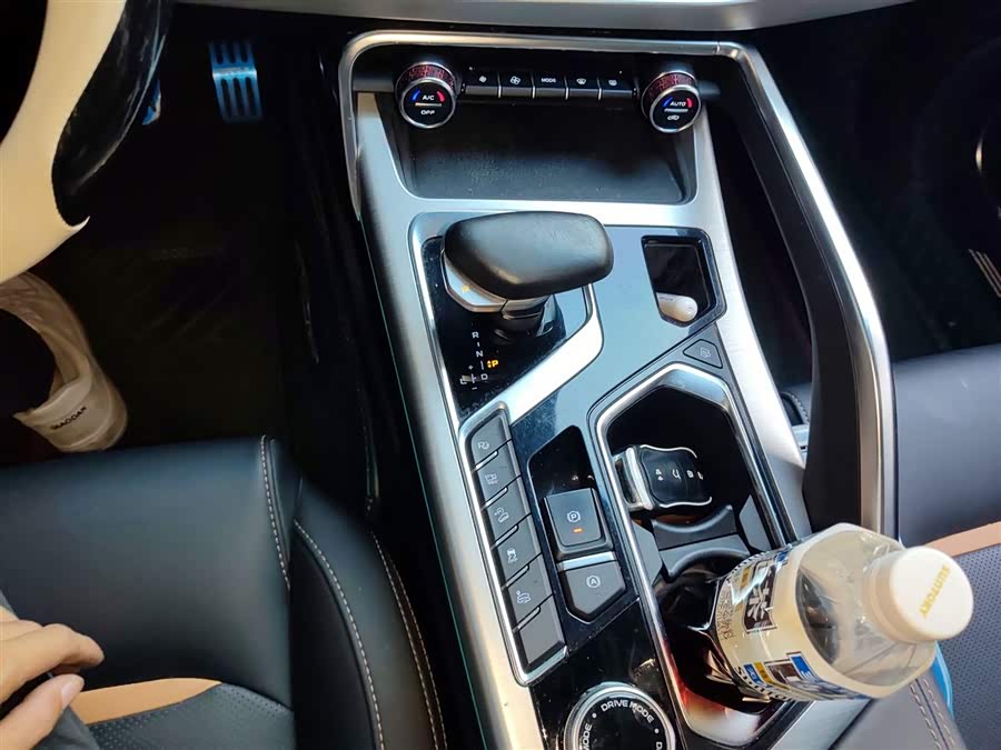 GEELY Tugella New Energy 2020 #17 GEELY Tugella New Energy 2020 car image #17