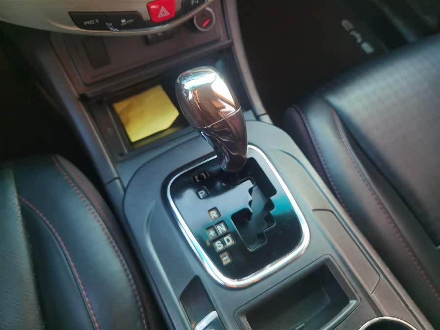 BYD S7 2015 car image #17