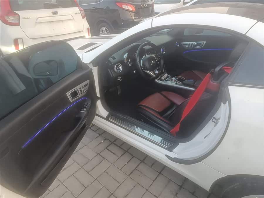 Mercedes-Benz SLC Class 2017 car image #17