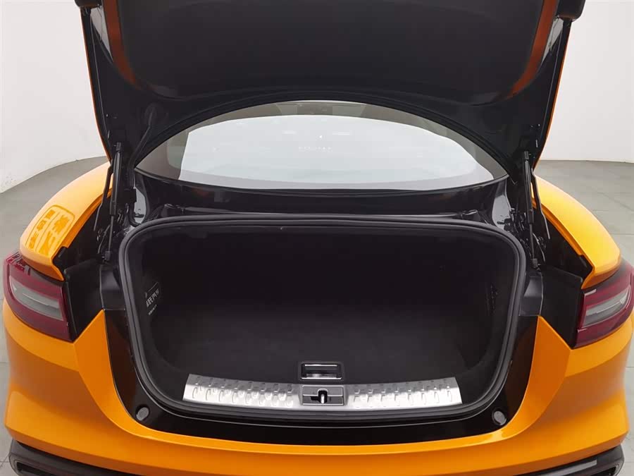 哪吒汽车 哪吒GT 2023 汽车图片 #17