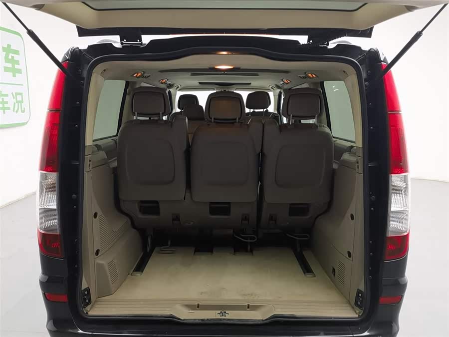 奔驰 唯雅诺 2010 汽车图片 #17