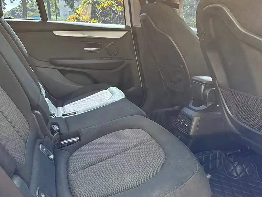 BMW 2 Series Gran Tourer 2015 car image #17