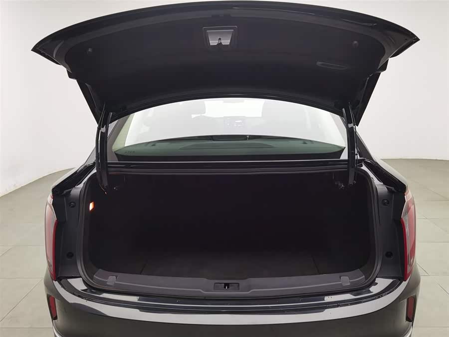 HongQi E-QM5 2023 #17 HongQi E-QM5 2023 car image #17