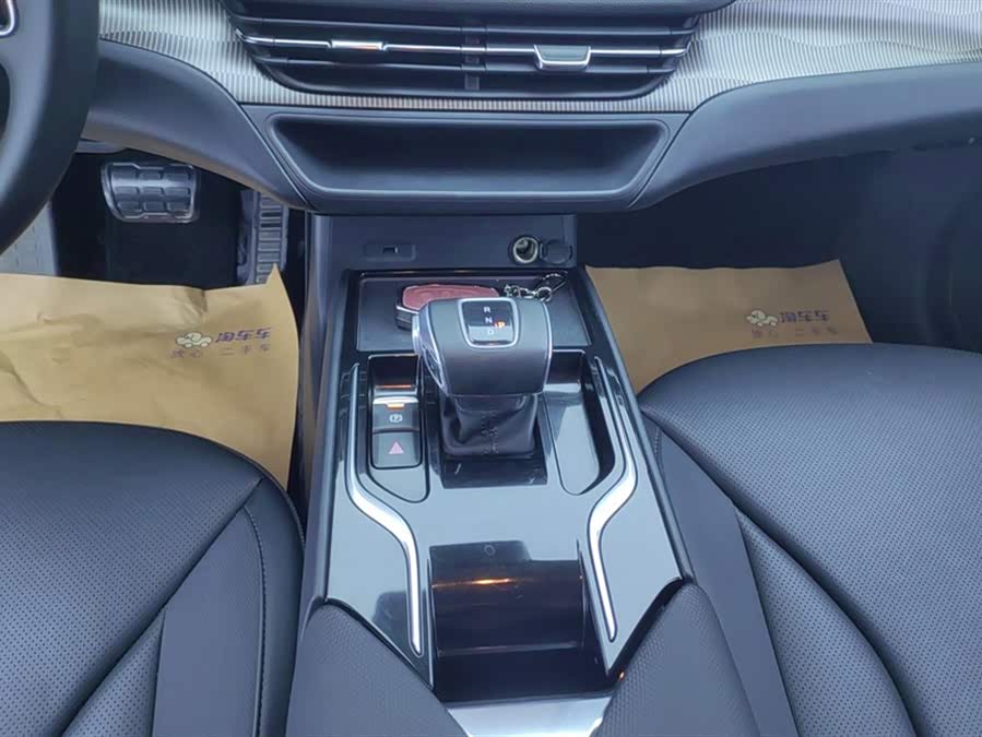 HongQi E-QM5 2023 car image #17