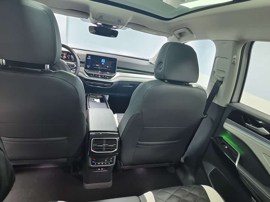 Volkswagen ID.6 Crozz 2022 immagine di auto #17