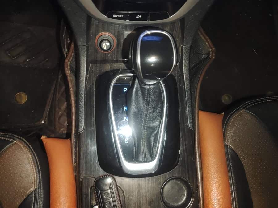 GAC Trumpchi GS5 Super 2014 car image #17