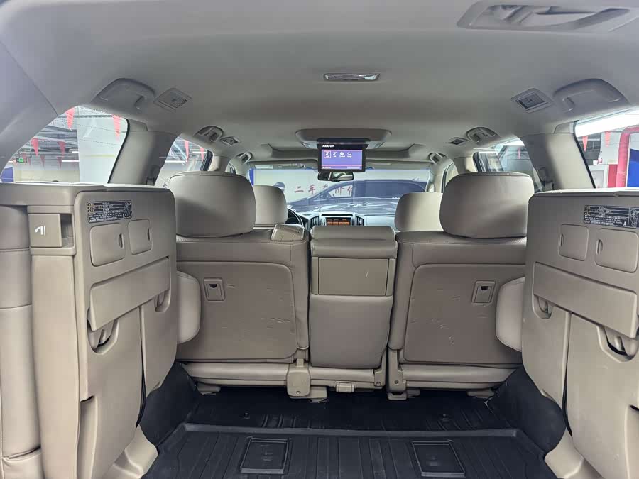 Toyota Land Cruiser 2010 car image #17