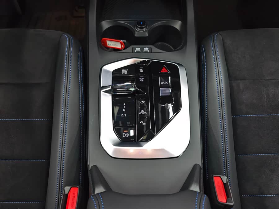 BMW 2 Series 2025 #17 BMW 2 Series 2025 car image #17