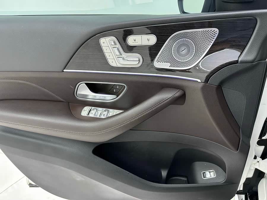 Mercedes-Benz GLS Class 2019 car image #17