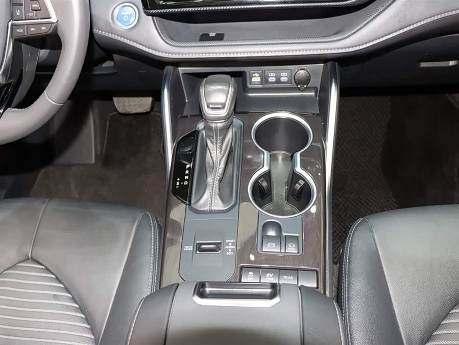 Toyota Crown Kluger 2022 car image #17