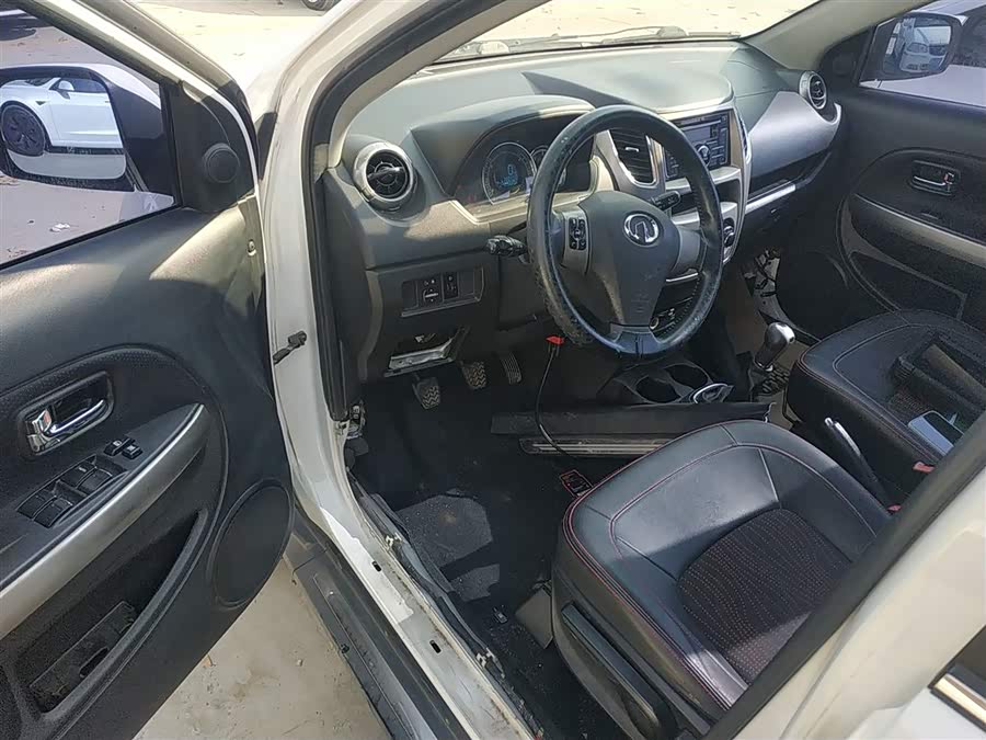 Great Wall M4 2013 صورة سيارة #17