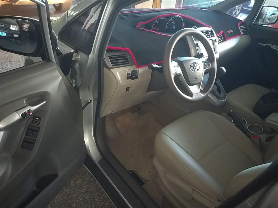 Toyota Reiz 2015 immagine di auto #17