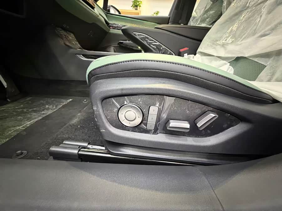 HongQi EH7 2025 car image #17