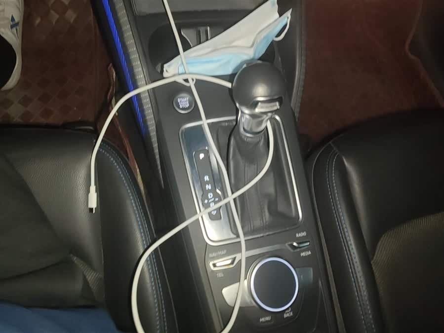 Audi Q2L e-tron 2020 #17 Audi Q2L e-tron 2020 car image #17