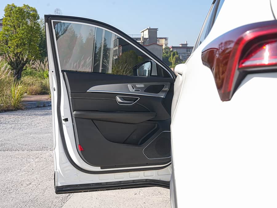 Jetour X70 PLUS 2025 car image #17